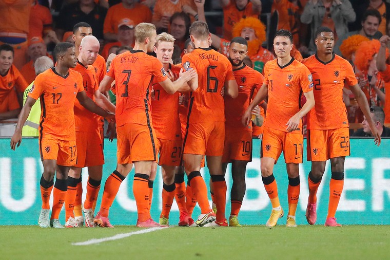 Oranje swingt met gouden tandem en scorende Gakpo na stroeve start