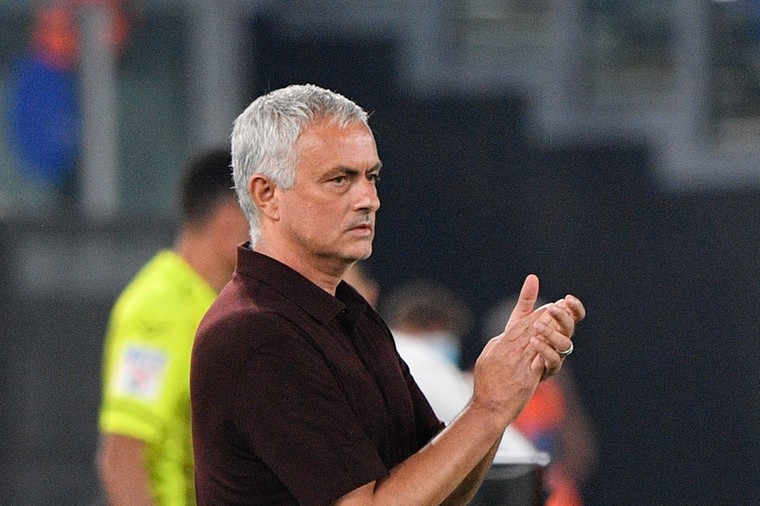 Jubilaris Mourinho kan op de valreep toch uit zijn dak gaan