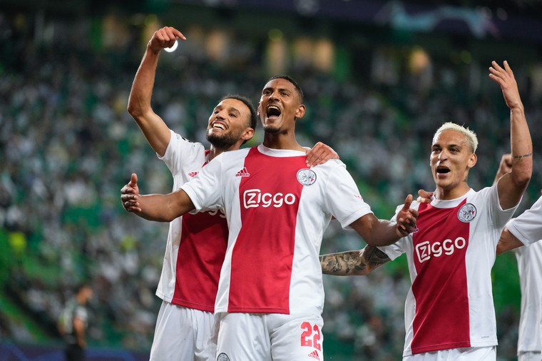 Ajax beleeft knotsgekke en uiterst succesvolle Champions League-avond