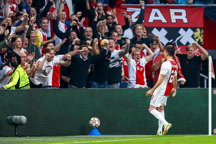 Ajax trekt superstart in Champions League door tegen gehavend Besiktas