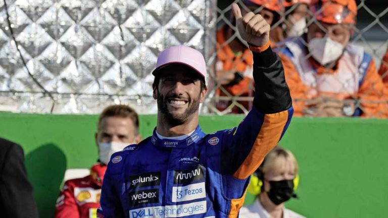 Daniel Ricciardo dolgelukkig: ’Nu heb ik een keer geen woorden’
