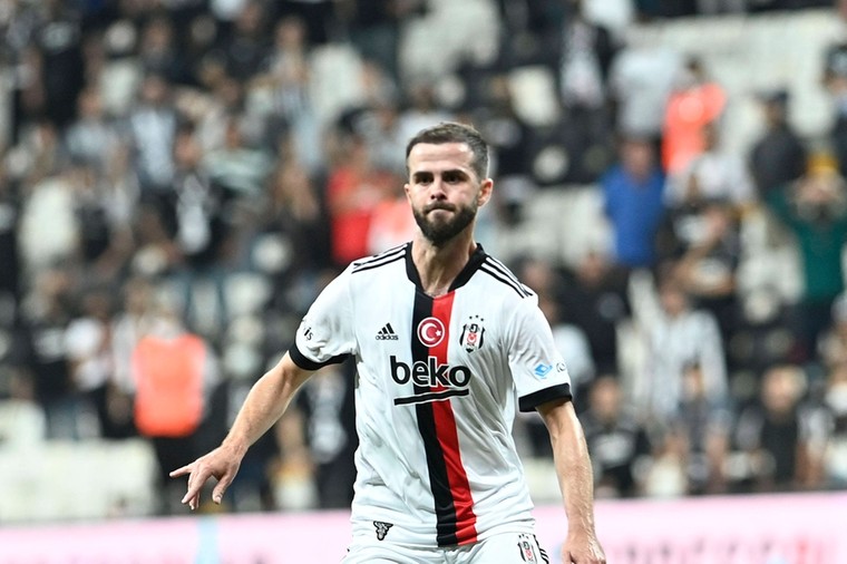 Geplaagd Besiktas baalt: ‘Pjanic gaat Ajax niet halen’