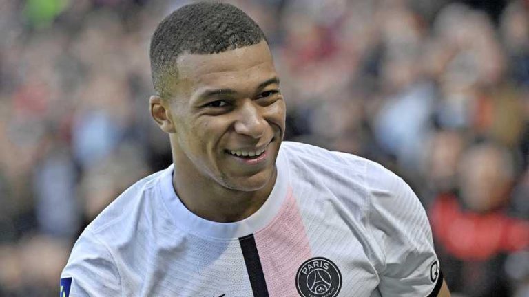 Kylian Mbappé: ’Ik moest huilen toen ik niet naar Real Madrid mocht gaan’