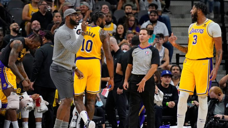 Lakers zonder James in overtime langs Spurs, Nuggets verliezen wedstrijd en Jokic