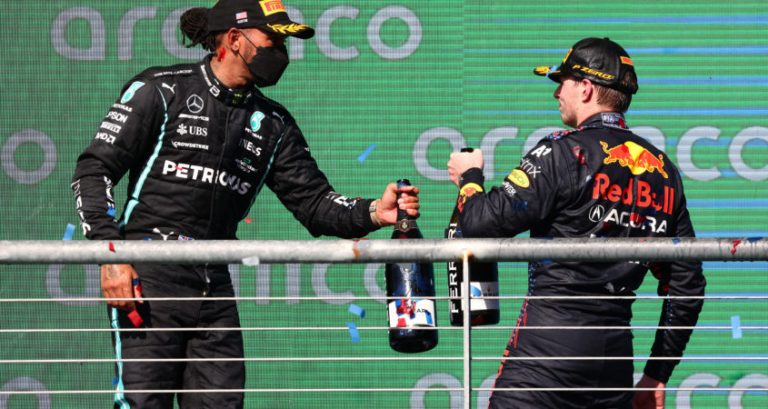 Anthony Hamilton: ‘Hamilton en Verstappen net als boksers in de ring’
