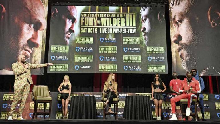 Woordenwisseling Tyson Fury en Deontay Wilder loopt hoog op; geen staredown