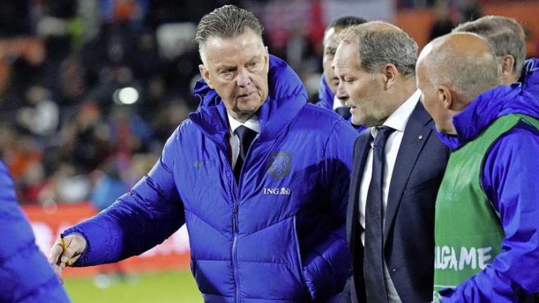 KNVB en Louis van Gaal passen voor FIFA-conferentie over tweejaarlijks WK