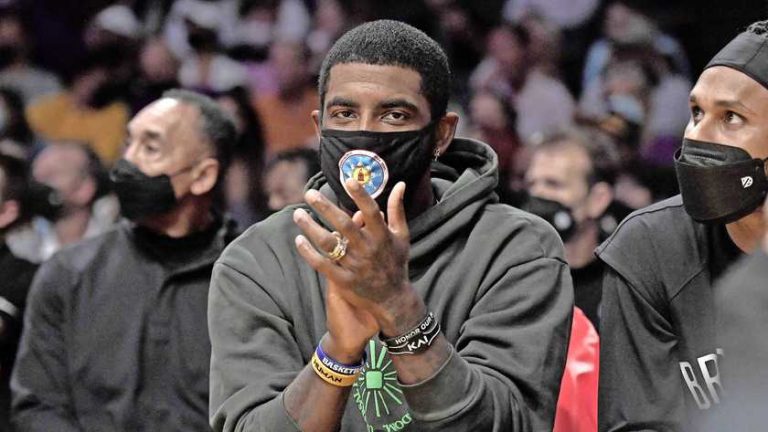 Ongevaccineerde Kyrie Irving: ’Als het betekent dat ik gedemoniseerd word, dan is dat maar zo’