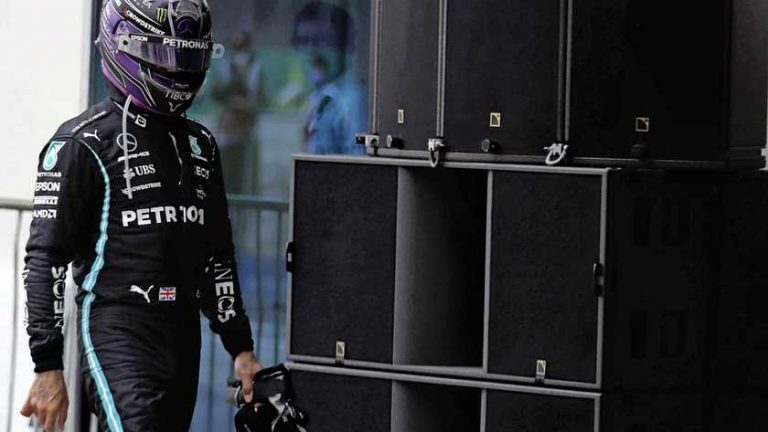 Lewis Hamilton boos op Mercedes vanwege ’onnodige’ pitsstop