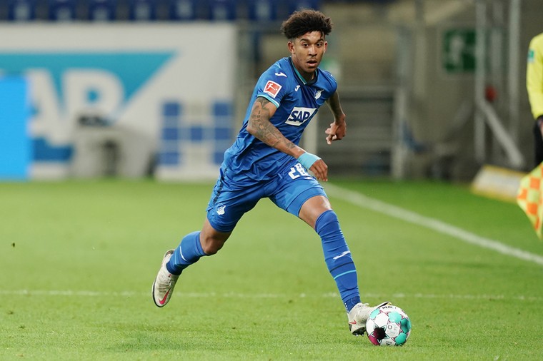 De voetballer die in 48 uur mogelijk twee duels op twee continenten gaat spelen