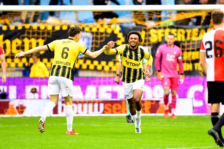 Persoonlijke fouten breken Feyenoord op in verhit duel met Vitesse