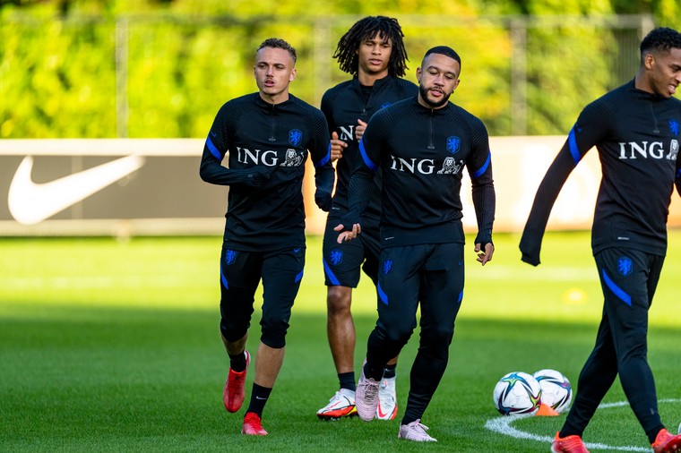 Van Gaal hint op speeltijd: ‘Lang kunnen we weleens nodig hebben’