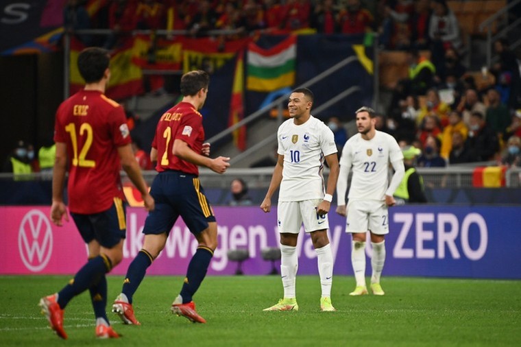 UEFA grijpt in na discutabel doelpunt Mbappé: ‘In strijd met de geest van het spel’
