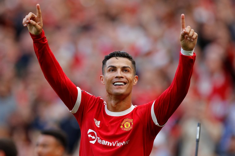 Ronaldo verslaat Salah en bekroont spectaculaire rentree in Engeland