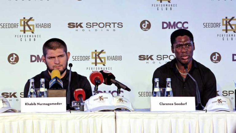 Clarence Seedorf en Khabib Nurmagomedov slaan handen ineen
