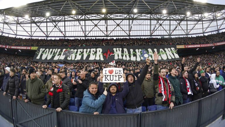 ‘Feyenoord staat financieel aan alle kanten schaakmat, het is verschrikkelijk’