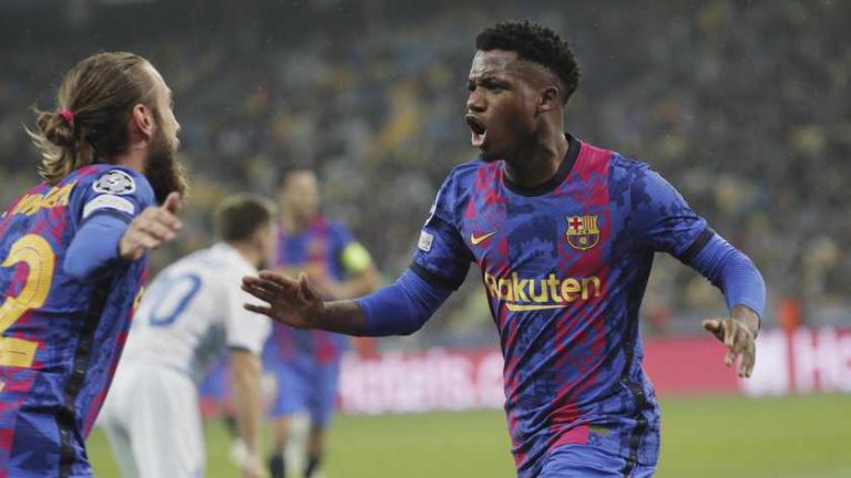 Barcelona boekt broodnodige overwinning en doet weer mee, Bayern al zeker van volgende ronde