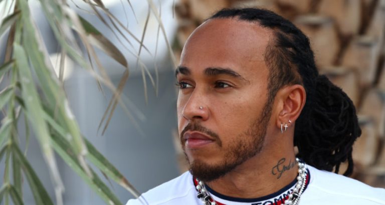 Hamilton steunt team bij verzoek tot herziening, maar: ‘Maakte daar geen deel van uit’