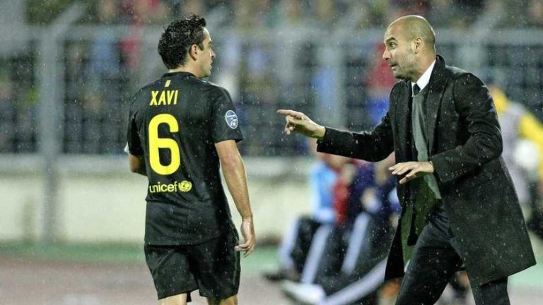 Pep Guardiola: ’Xavi hoeft niet mijn erfgenaam te zijn, hij moet zichzelf zijn’