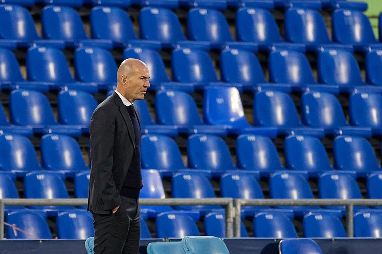 ‘Trainerskerkhof PSG krijgt nieuw slachtoffer: gesprek met Zidane loopt al’