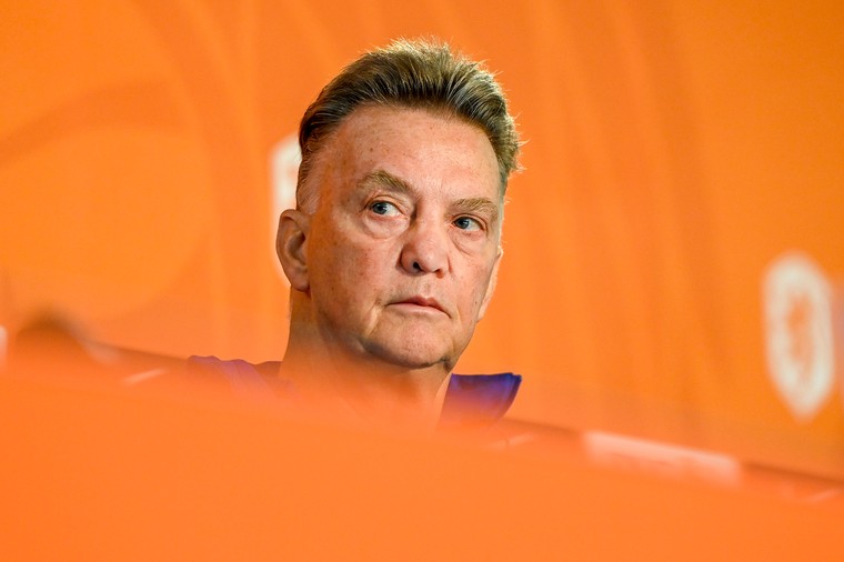 Van Gaal ziet slechts twee opties voor rechtsbuitenpositie