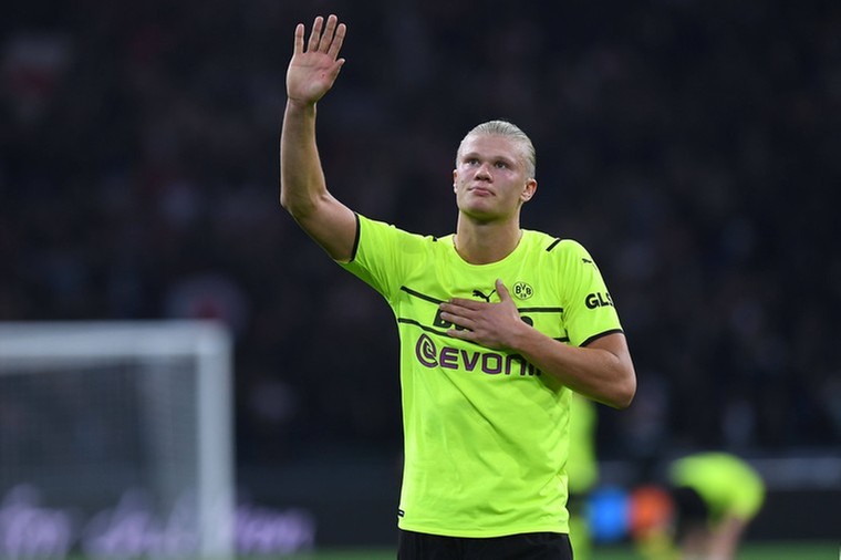 Borussia Dortmund komt met hoopgevend nieuws over Haaland