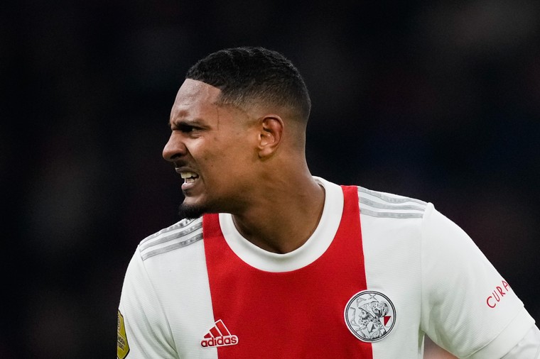Pijnlijke avond voor Ajax: Go Ahead stunt in Amsterdam