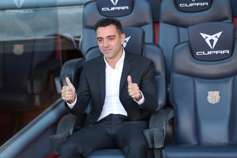 ‘Xavi scherpt discipline bij Barcelona aan met tien regels’