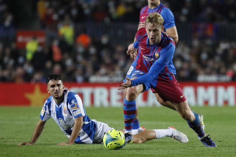 ‘Frenkie begrijpt speelstijl Xavi meteen, Barça zal hem niet laten gaan’