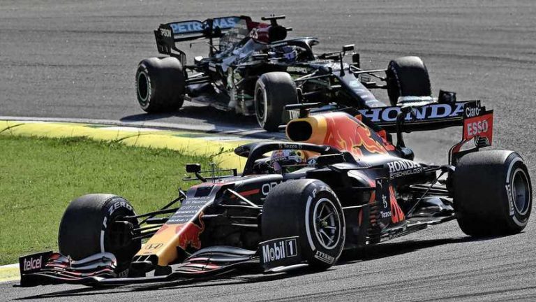 Wat wil Mercedes bereiken met protest tegen uitblijven straf Max Verstappen?