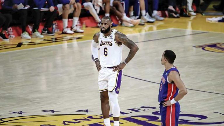 Gevaccineerde Lakers-ster LeBron James op ’coronalijst’ van NBA