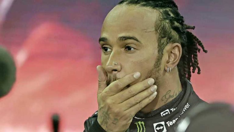 Broer Hamilton: ’Lewis is in de steek gelaten door de sport waar hij zoveel voor gegeven heeft’