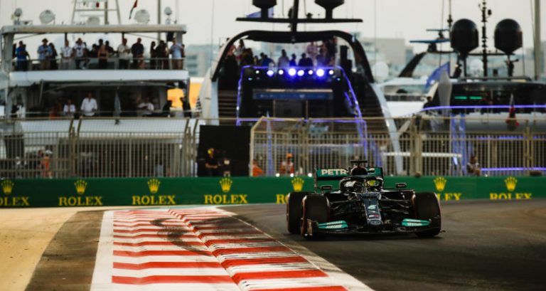 VT2: Hamilton snelst over één rondje, Verstappen sterk in de longruns