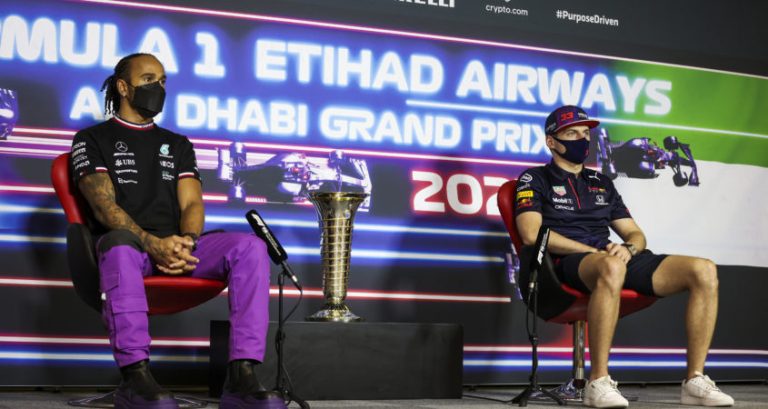 Verstappen en Hamilton over titelstrijd: ‘Over twintig jaar kijken mensen hier nog op terug’