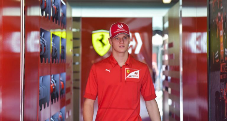 Schumacher krijgt promotie, wordt reservecoureur van Ferrari
