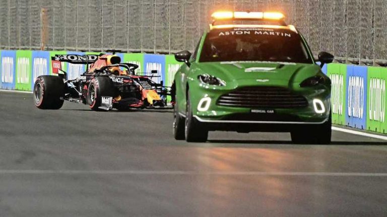Versnellingsbak Max Verstappen heel, geen straf in Jeddah