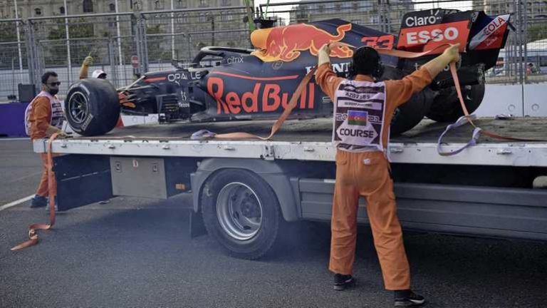 Crashes van Max Verstappen kostten Red Bull slordige 3,9 miljoen euro