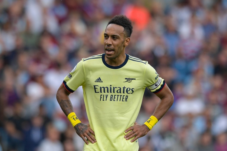 Arsenal grijpt hard in: Aubameyang raakt aanvoerdersband kwijt