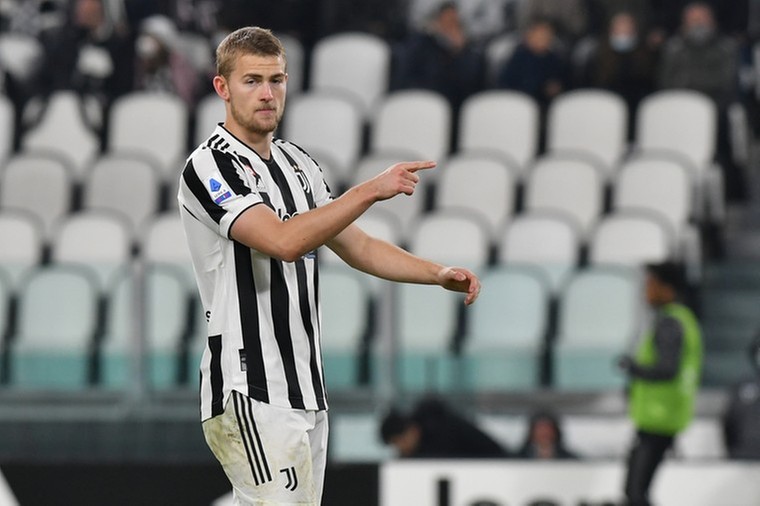 Raiola: ‘De Ligt bijna naar Bayern gebracht’