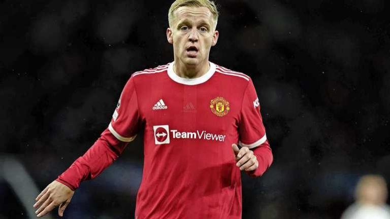 Donny van de Beek verlost door Everton