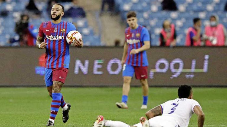 Hamstringblessure houdt Memphis Depay aan de kant bij FC Barcelona