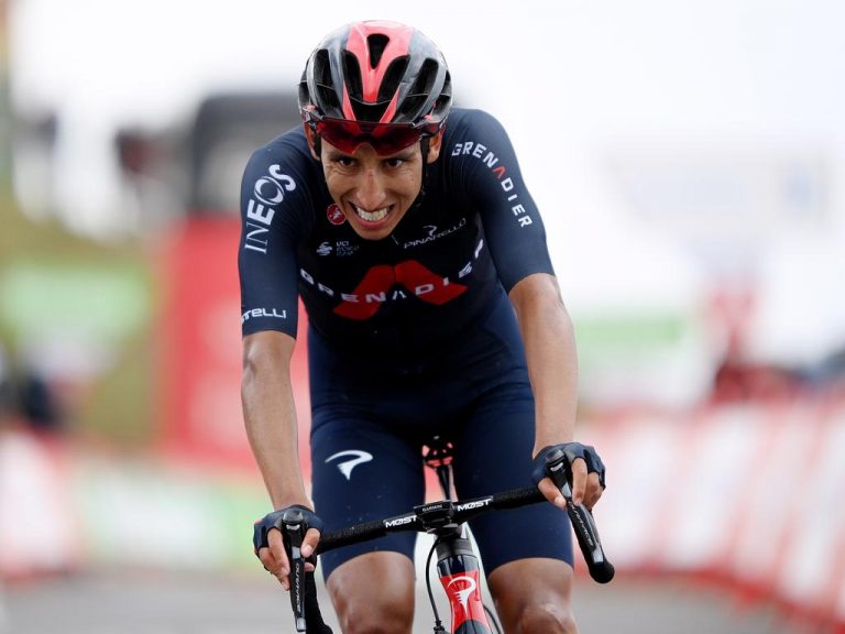 Egan Bernal stabiel en op de ic na twee operaties