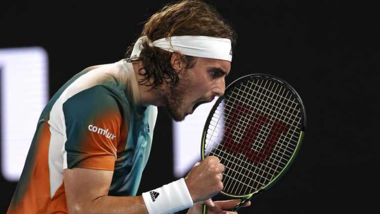 Stefanos Tsitsipas na thriller naar kwartfinale Australian Open, ook titelfavoriet Daniil Medvedev moet hard werken