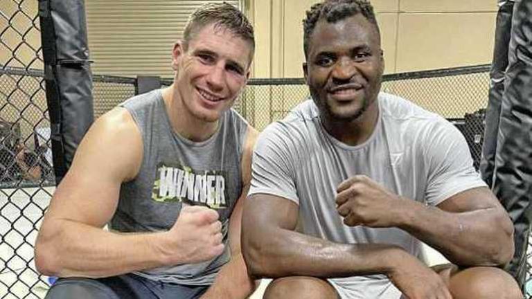 Rico Verhoeven gelooft in kansen Francis Ngannou: ’Dat kan z’n opponent zomaar vies gaan tegenvallen’