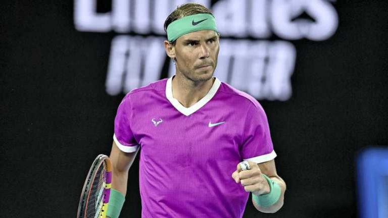 Heetgebakerde Daniil Medvedev in finale Australian Open tegenstander Rafael Nadal