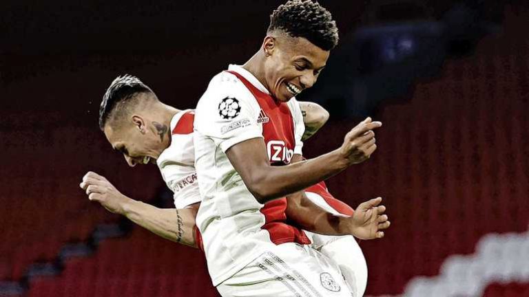 Ajax verkoopt David Neres aan Shakhtar Donetsk