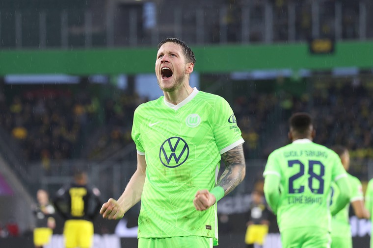 Transfer in de maak? Weghorst ontbreekt op training bij Wolfsburg