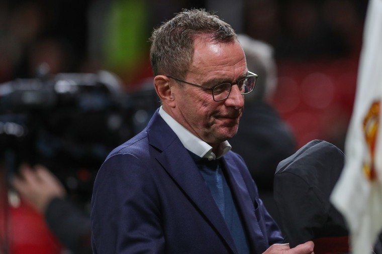 Rangnick reageert koeltjes op ‘verdeeldheid in kleedkamer’ Man Utd