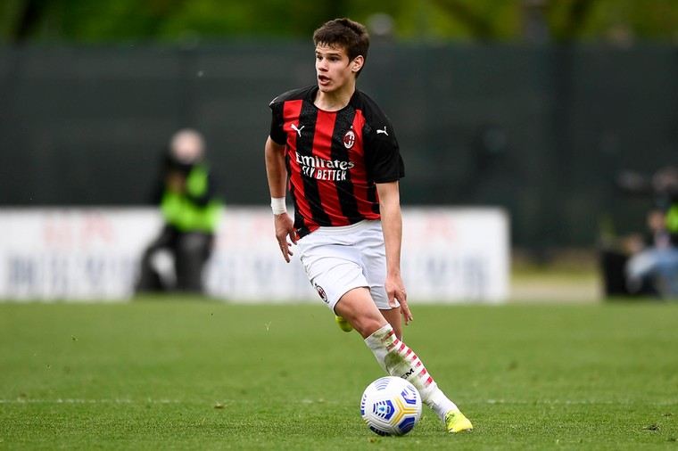 AZ werkt aan komst Hongaars jeugdinternational van AC Milan