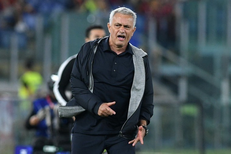 ‘Roma behoudt vertrouwen in Mourinho ondanks slechtste reeks in 43 jaar’